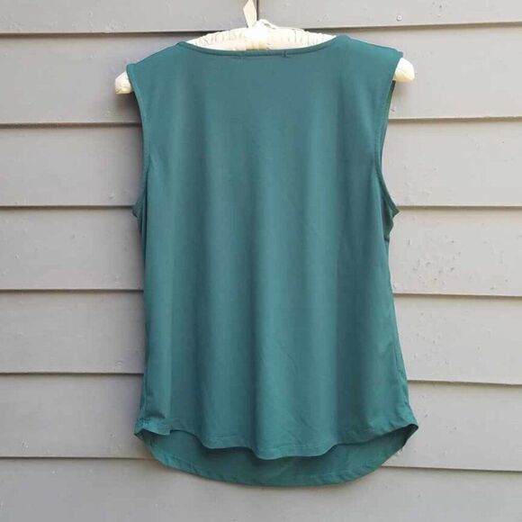 Adrianna Vittadini Forest Green Sleeveless Top with Gold Button Accents size L - Picture 3 of 10